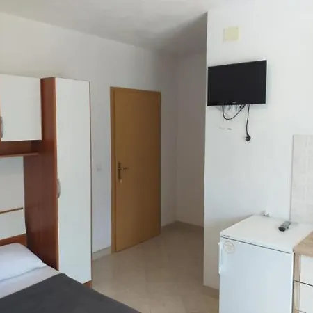 Ante Gasthuis Zaostrog